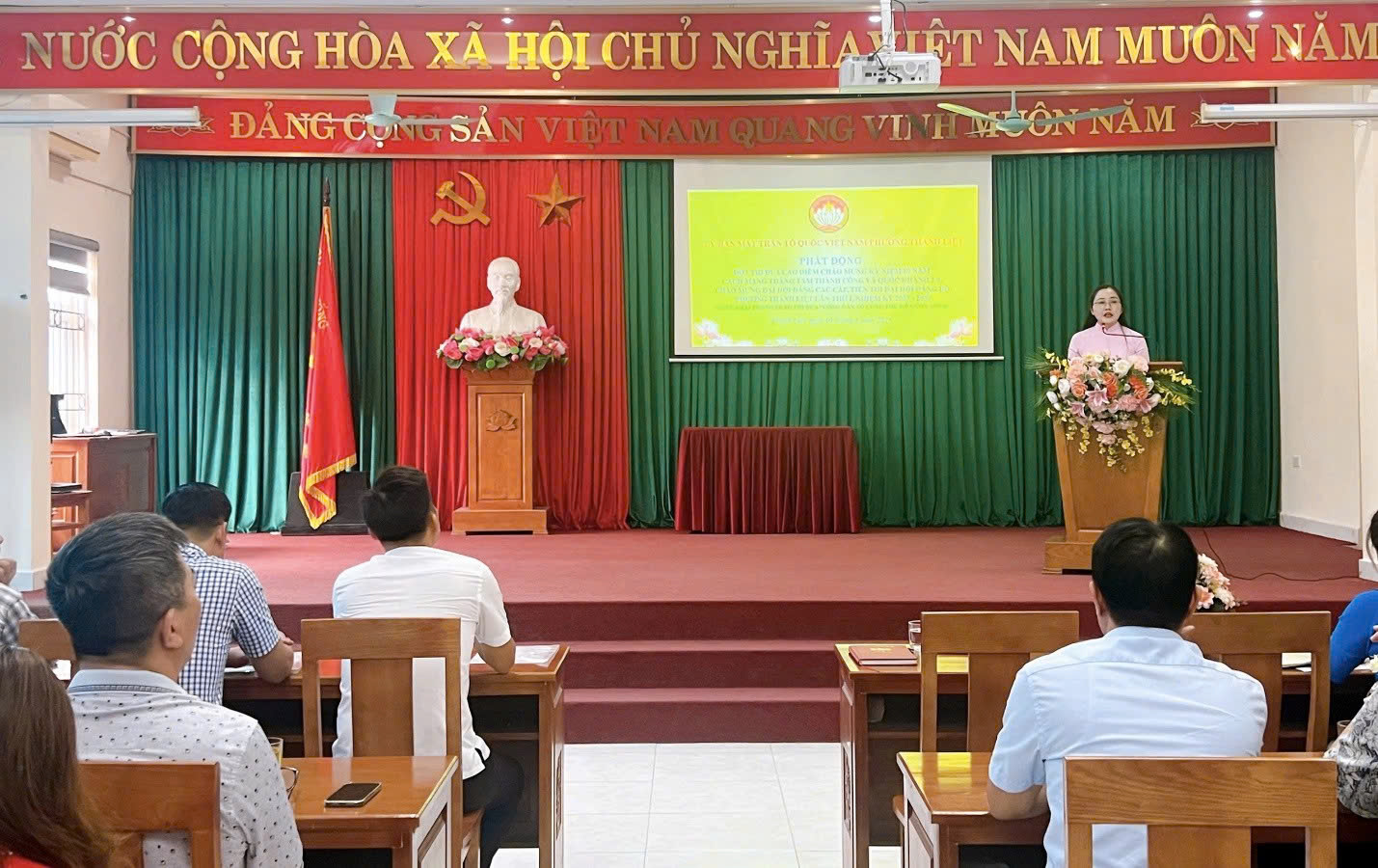 Phường Thanh Liệt phát động đợt thi đua cao điểm và phong trào “Công dân số”: Khơi dậy khí thế mới chào mừng Đại hội Đảng bộ phường lần thứ I