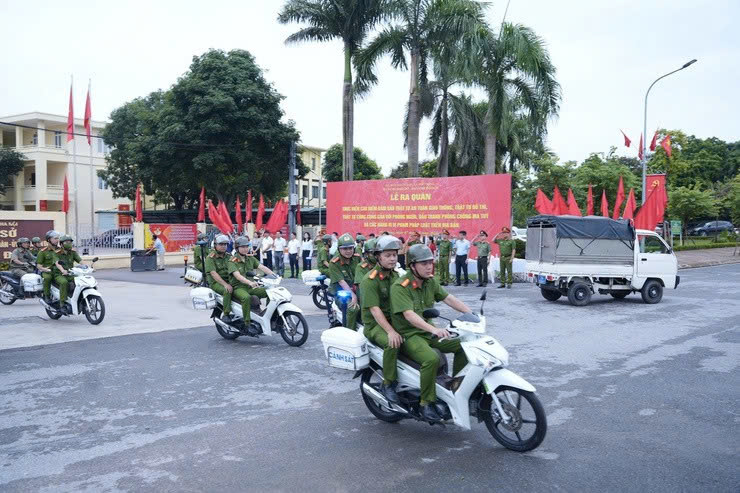 Xã Phù Đổng ra quân cao điểm bảo đảm trật tự đô thị - an toàn giao thông gắn với phòng chống ma túy: Quyết liệt giữ vững an ninh địa bàn trong giai đoạn đô thị hóa nhanh