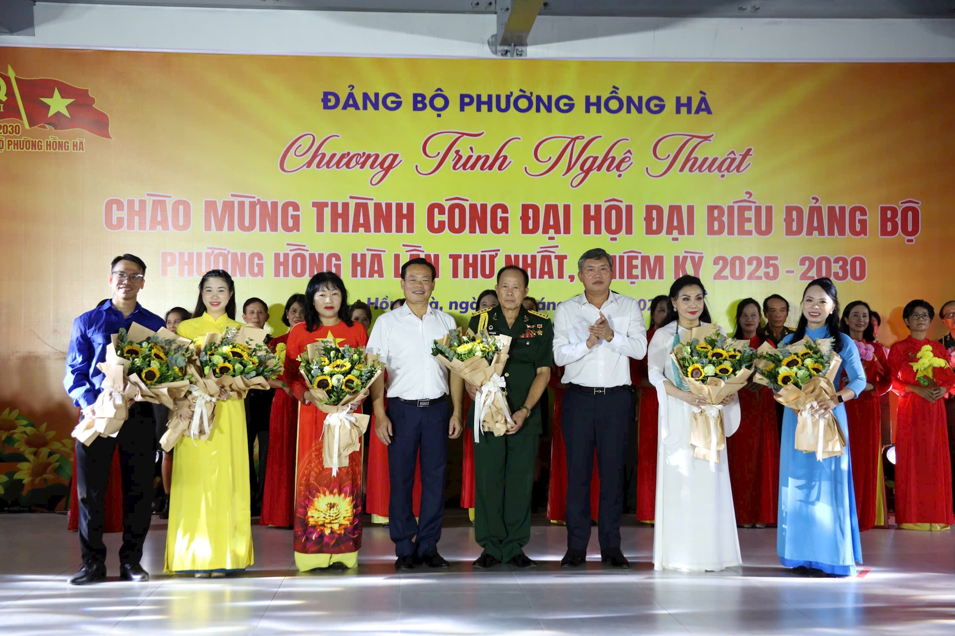 Chương trình nghệ thuật chào mừng Đại hội Đảng bộ phường Hồng Hà lần thứ I: Khơi dậy khát vọng phát triển trên nền tảng đoàn kết và đổi mới