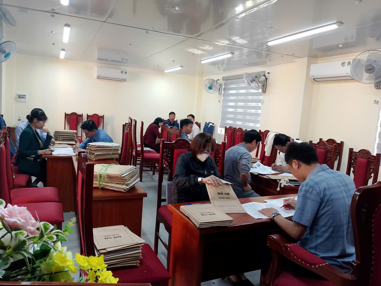Xã Hát Môn quyết tâm hoàn thành việc làm sạch, chuẩn hoá dữ liệu tổ chức Đảng, đảng viên trước ngày 30-11-2025