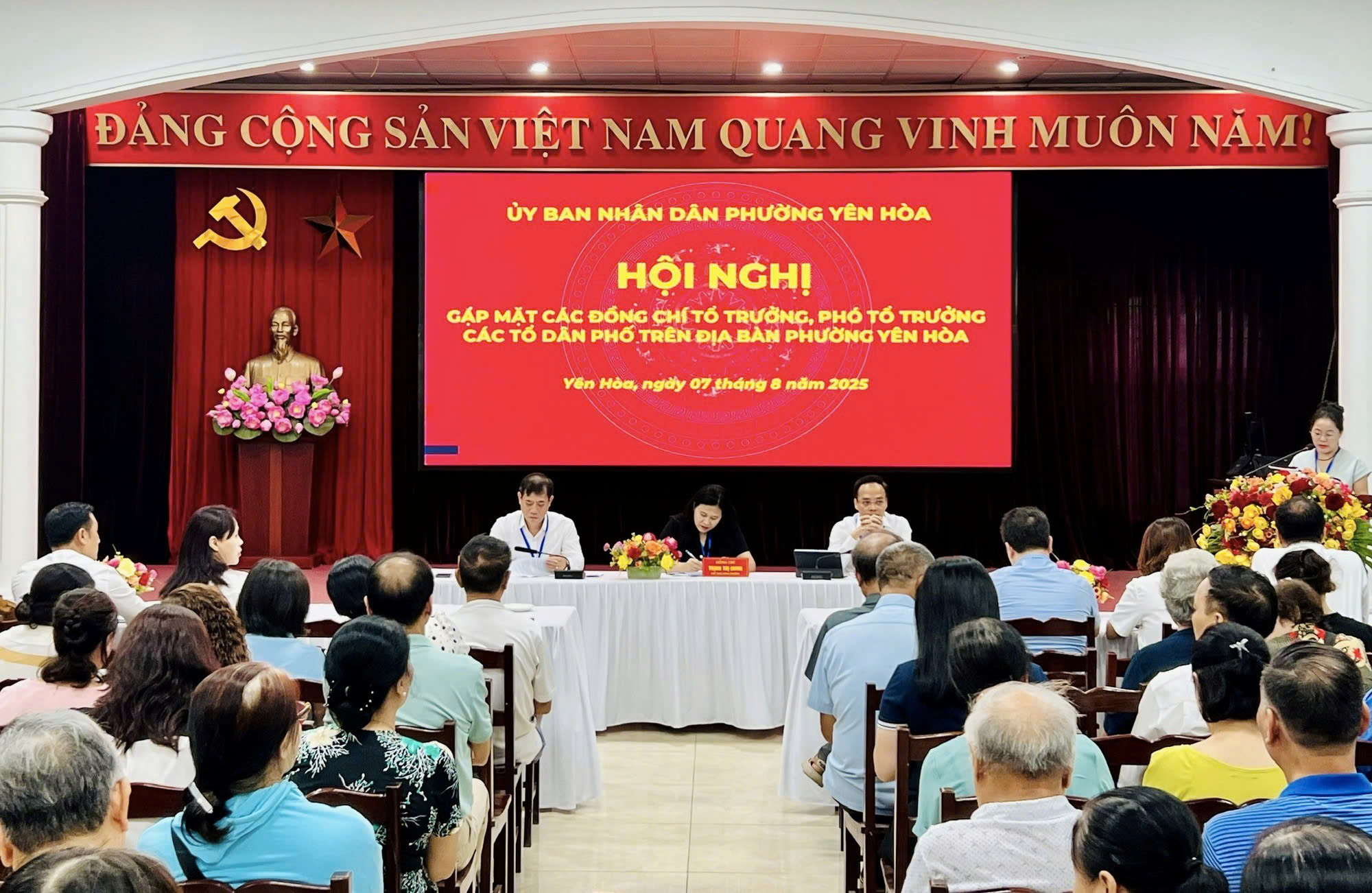 Phường Yên Hòa: Gặp mặt Tổ trưởng, Phó Tổ trưởng tổ dân phố sau sáp nhập mô hình chính quyền địa phương hai cấp