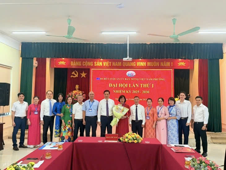 Đại hội Chi bộ cơ quan Ủy ban MTTQ Việt Nam phường Yên Hòa lần thứ I