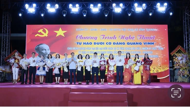 Xã Vĩnh Thanh rực sáng đêm nghệ thuật “Tự hào dưới cờ Đảng quang vinh”, lan tỏa khí thế mới sau Đại hội Đảng bộ lần thứ I