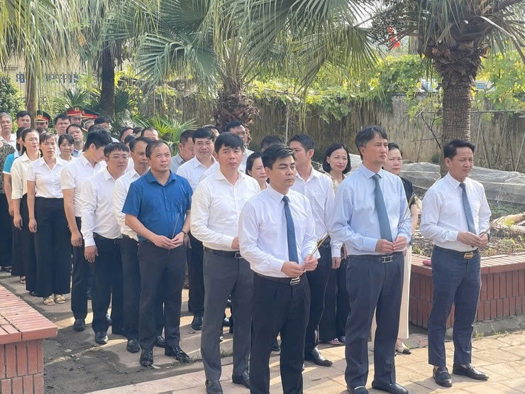 Xã Vĩnh Thanh trang nghiêm tưởng niệm anh hùng liệt sĩ, lan tỏa giá trị tri ân và truyền thống yêu nước