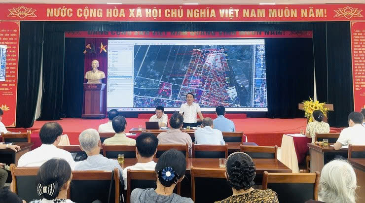 Xã Thiên Lộc tổ chức hội nghị với các hộ dân nằm trong khu vực thi công tuyến đường từ đường Thiên Biểu đến Trường Tiểu học Thăng Long