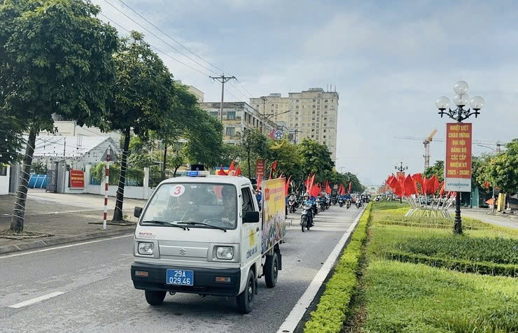 Xã Thiên Lộc ra quân tổng vệ sinh môi trường: Lan tỏa tinh thần trách nhiệm, xây dựng địa phương sáng - xanh - sạch - đẹp