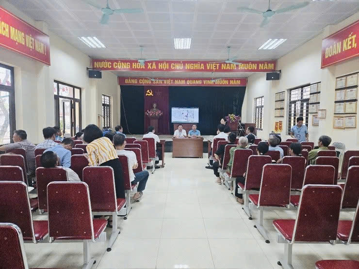 Bí thư Đảng ủy đối thoại với 32 hộ gia đình về công tác GPMB Dự án tuyến đường vào trường Tiểu học Thăng Long
