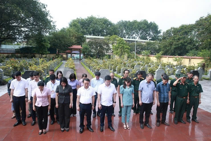 Xã Thiên Lộc dâng hương tri ân các anh hùng liệt sĩ, lan tỏa đạo lý “Uống nước nhớ nguồn”