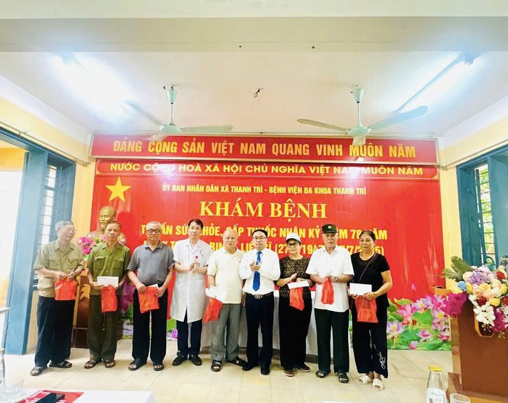Xã Thanh Trì khám, tư vấn sức khỏe và cấp thuốc miễn phí cho 273 trường hợp người có công
