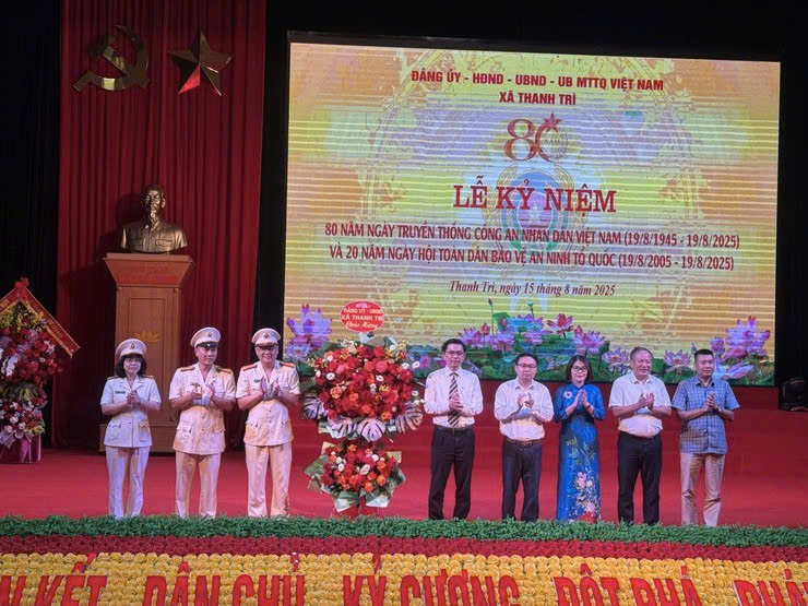 Xã Thanh Trì kỷ niệm 80 năm Ngày truyền thống Công an nhân dân: Khẳng định vai trò “lá chắn thép”, xây dựng nền an ninh vững mạnh từ cơ sở