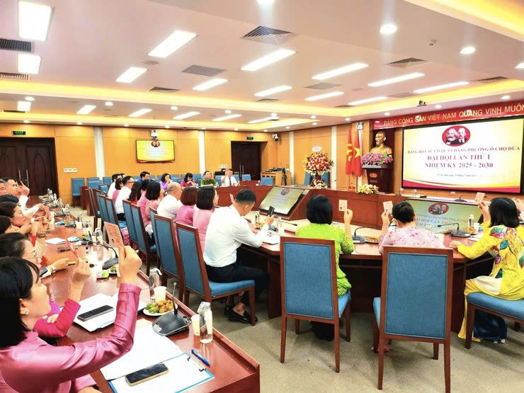 Đảng bộ các cơ quan Đảng phường Ô Chợ Dừa: Quyết tâm đổi mới, nâng cao chất lượng lãnh đạo trong nhiệm kỳ mới