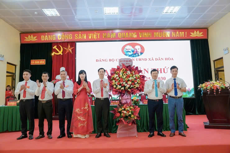 Đảng bộ cơ quan UBND xã Dân Hòa: Khởi đầu nhiệm kỳ mới với khát vọng đổi mới, tinh gọn bộ máy và phục vụ nhân dân