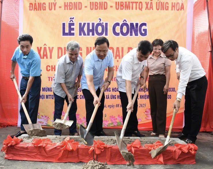 Xã Ứng Hòa khởi công nhà “Đại đoàn kết” và gắn biển công trình chào mừng Đại hội: Lan tỏa tinh thần tương thân tương ái, tạo diện mạo mới cho địa phương