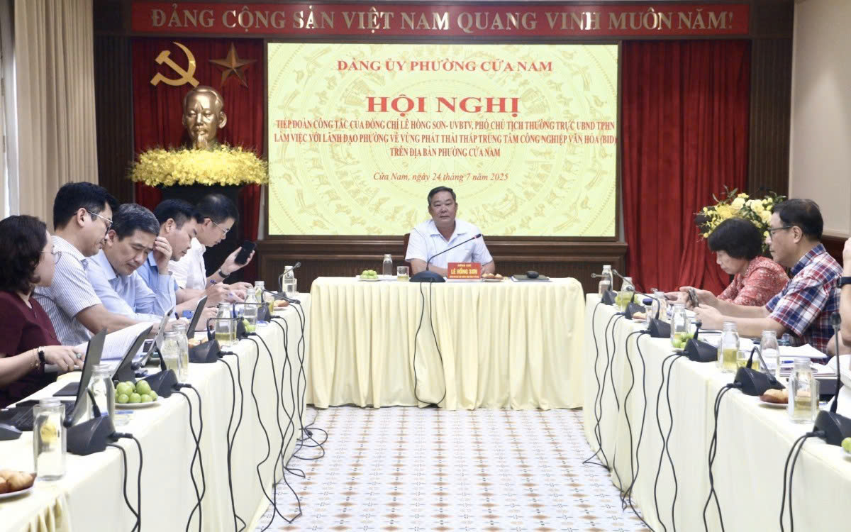 Phó Chủ tịch Thường trực UBND thành phố Hà Nội làm việc với phường Cửa Nam về vùng phát thải thấp: Hướng tới đô thị xanh, sạch và không gian văn hóa hiện đại