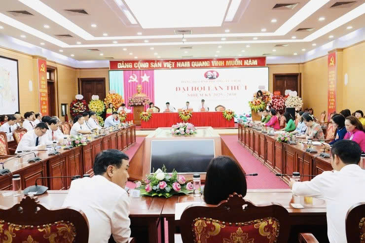 Đảng bộ UBND phường Từ Liêm: Khẳng định quyết tâm xây dựng chính quyền tinh gọn, hiện đại, phục vụ nhân dân