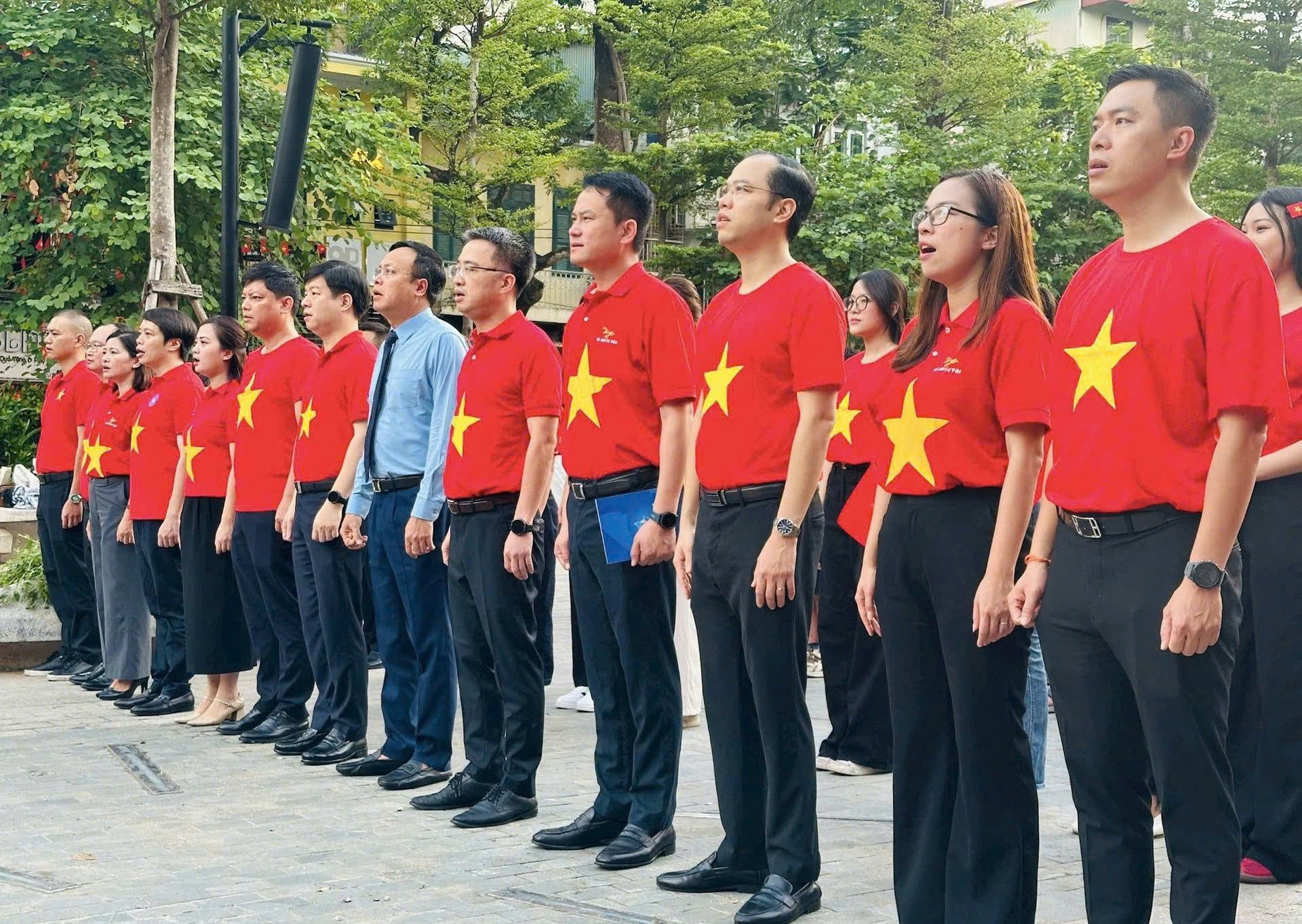 Lễ chào cờ “Tôi yêu Tổ quốc tôi”: Bản hòa ca của lòng yêu nước lan tỏa từ Hà Nội đến mọi miền Tổ quốc