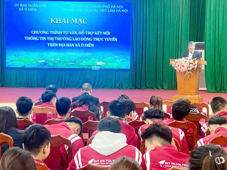 Xã Ô Diên tổ chức Điểm tư vấn, hỗ trợ kết nối thông tin thị trường lao động