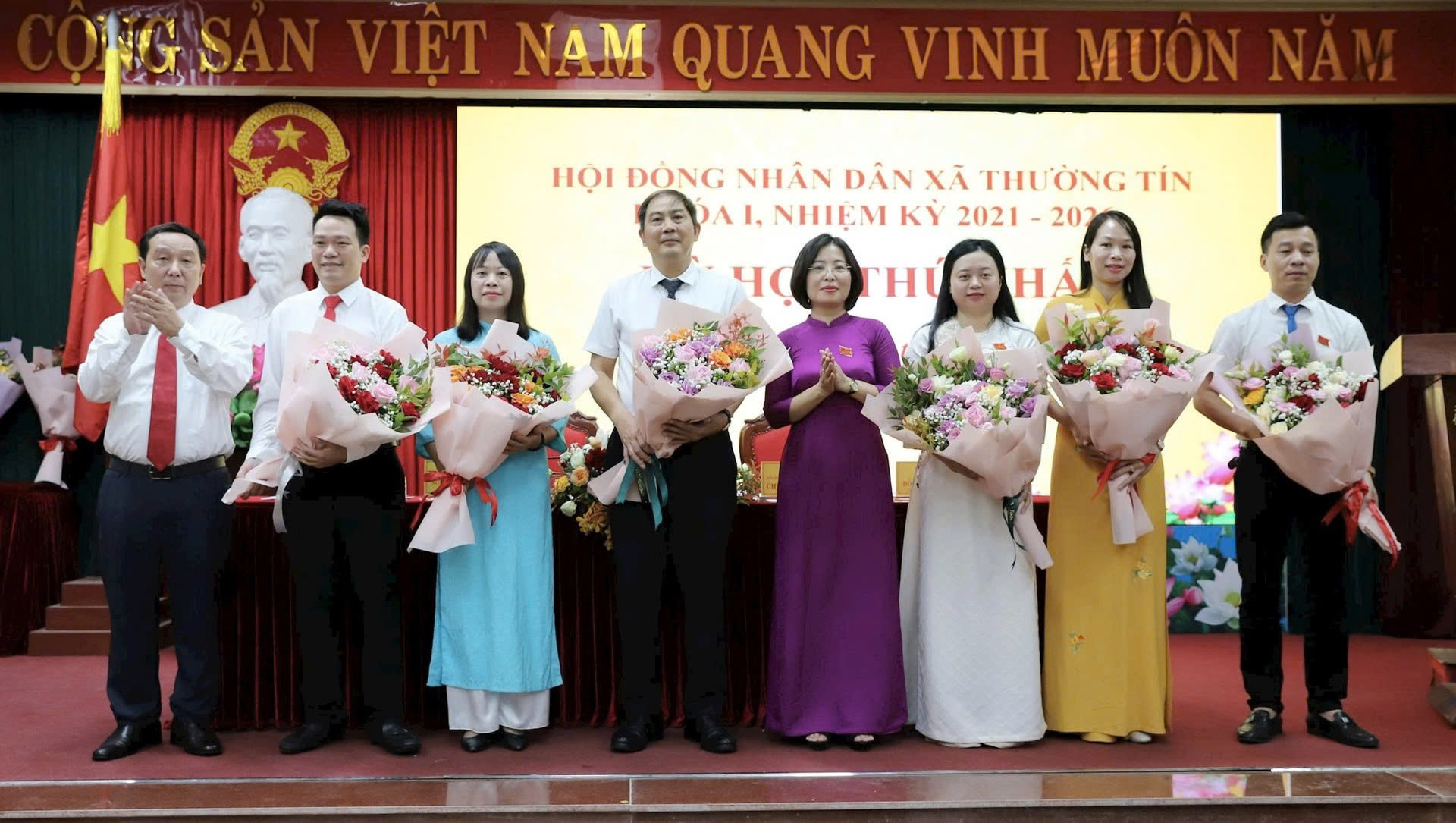 HĐND xã Thường Tín khóa I họp phiên đầu tiên: Kiện toàn tổ chức, khởi đầu nhiệm kỳ mới với quyết tâm đổi mới và phát triển