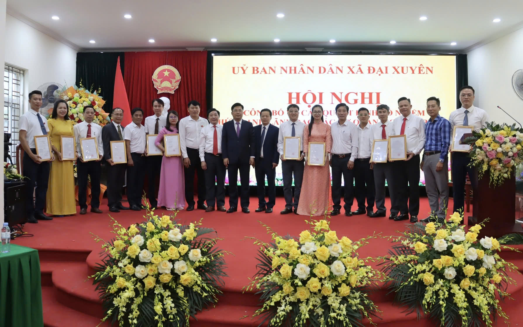 UBND xã Đại Xuyên công bố và trao quyết định bổ nhiệm lãnh đạo các cơ quan, đơn vị trực thuộc