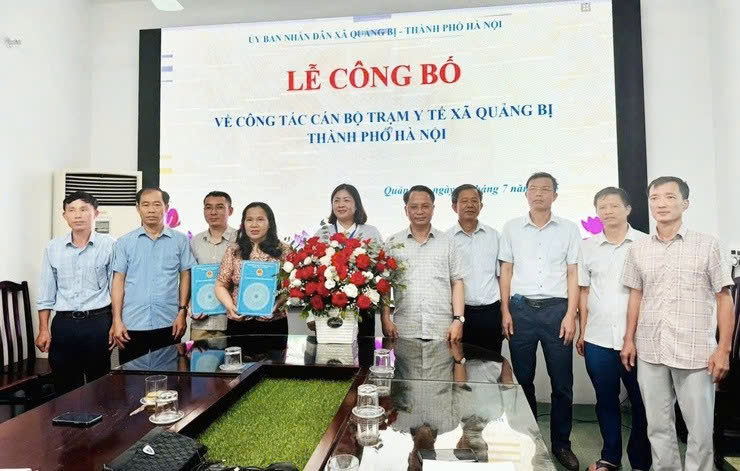Xã Quảng Bị công bố quyết định thành lập Trạm Y tế xã, kiện toàn đội ngũ lãnh đạo và nhân viên y tế