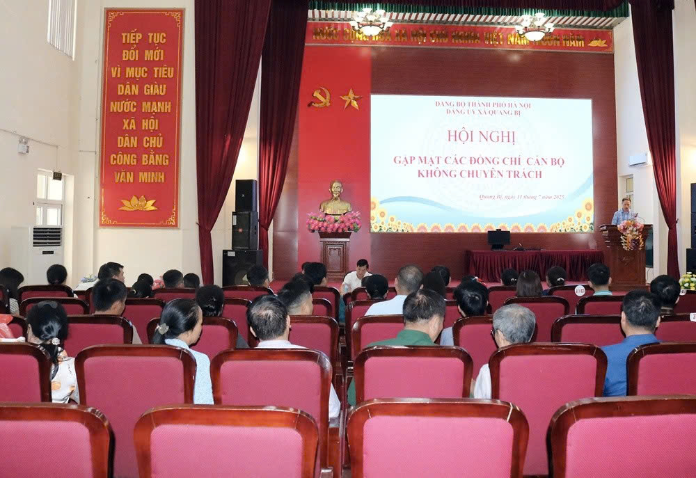Xã Quảng Bị tổ chức gặp mặt cán bộ không chuyên trách sau sắp xếp hành chính