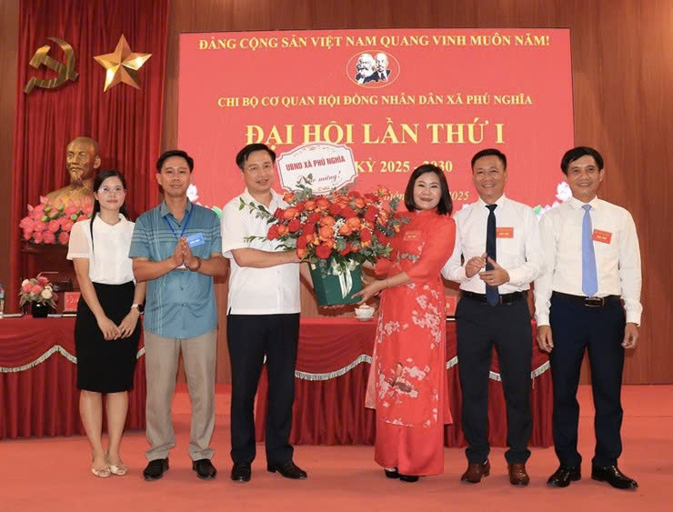 Chi bộ Cơ quan HĐND xã Phú Nghĩa: Phát huy vai trò tham mưu, xây dựng tổ chức Đảng vững mạnh trong giai đoạn mới