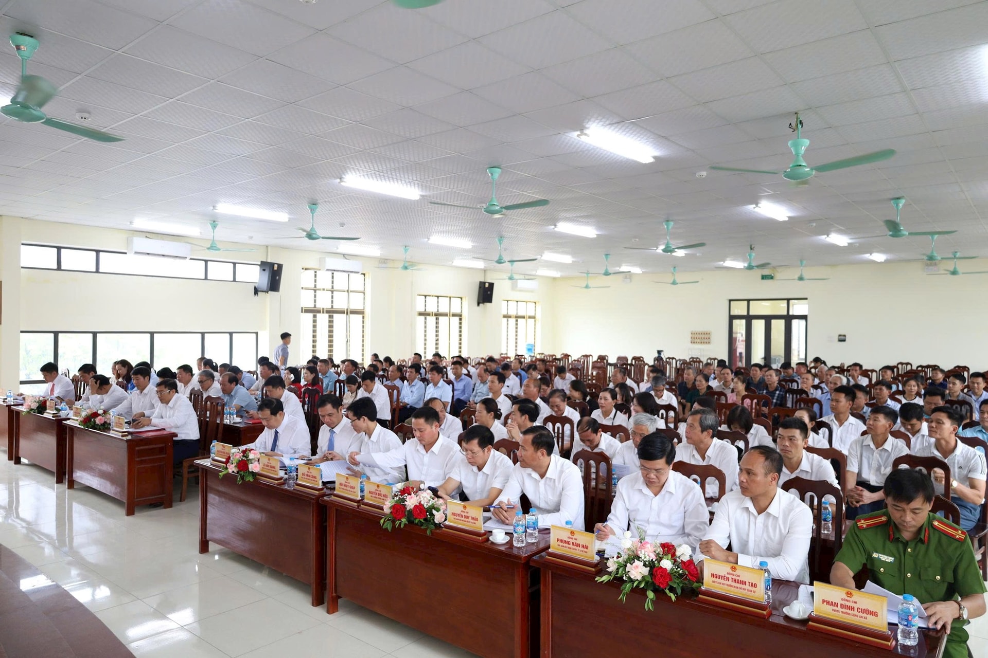 HĐND xã Suối Hai khóa I họp phiên đầu tiên: Kiện toàn tổ chức, khởi động mô hình chính quyền địa phương hai cấp