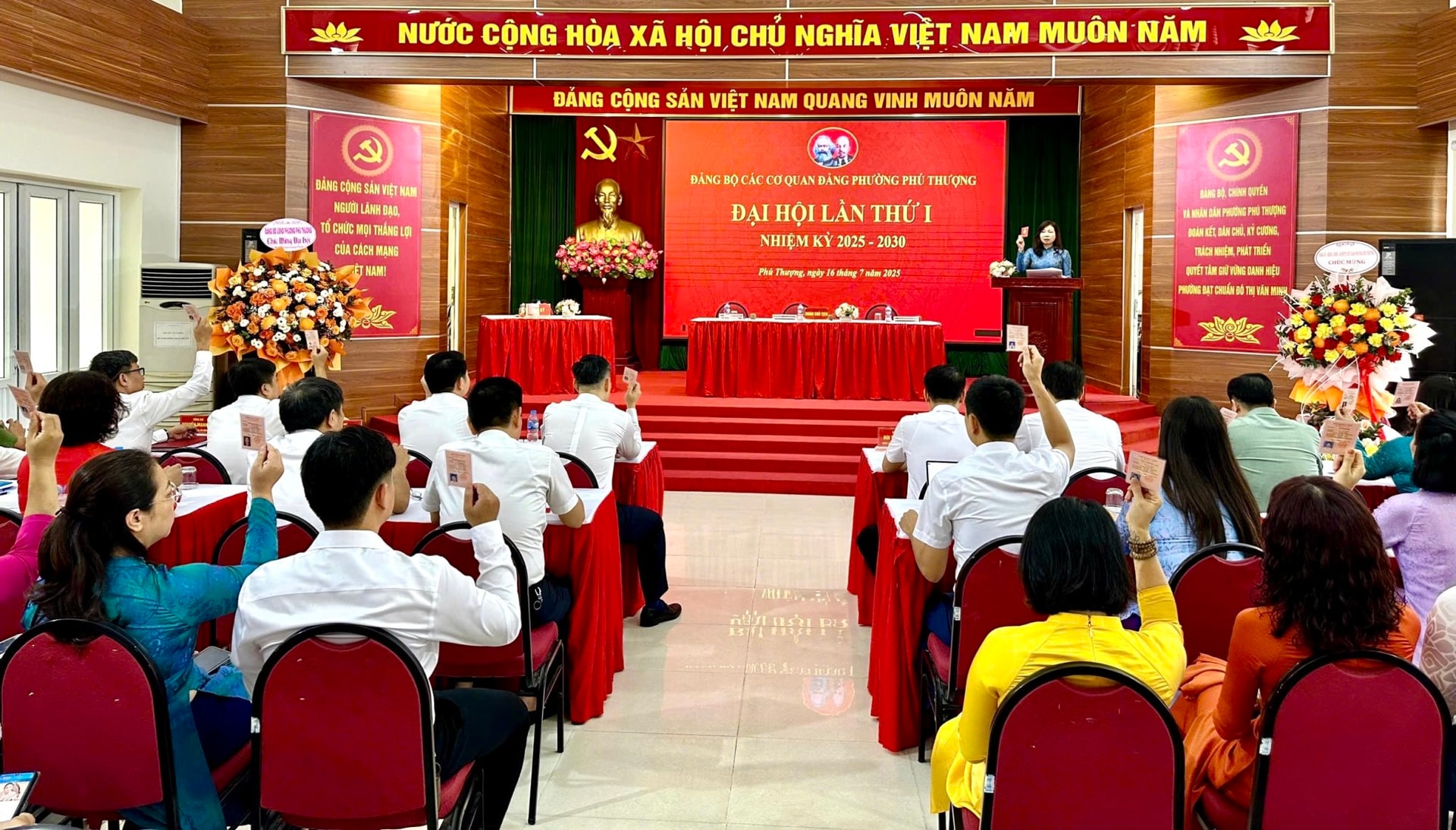 Đảng bộ các cơ quan Đảng phường Phú Thượng: Đoàn kết, đổi mới, phát huy trí tuệ tập thể trong giai đoạn vận hành mô hình chính quyền địa phương hai cấp