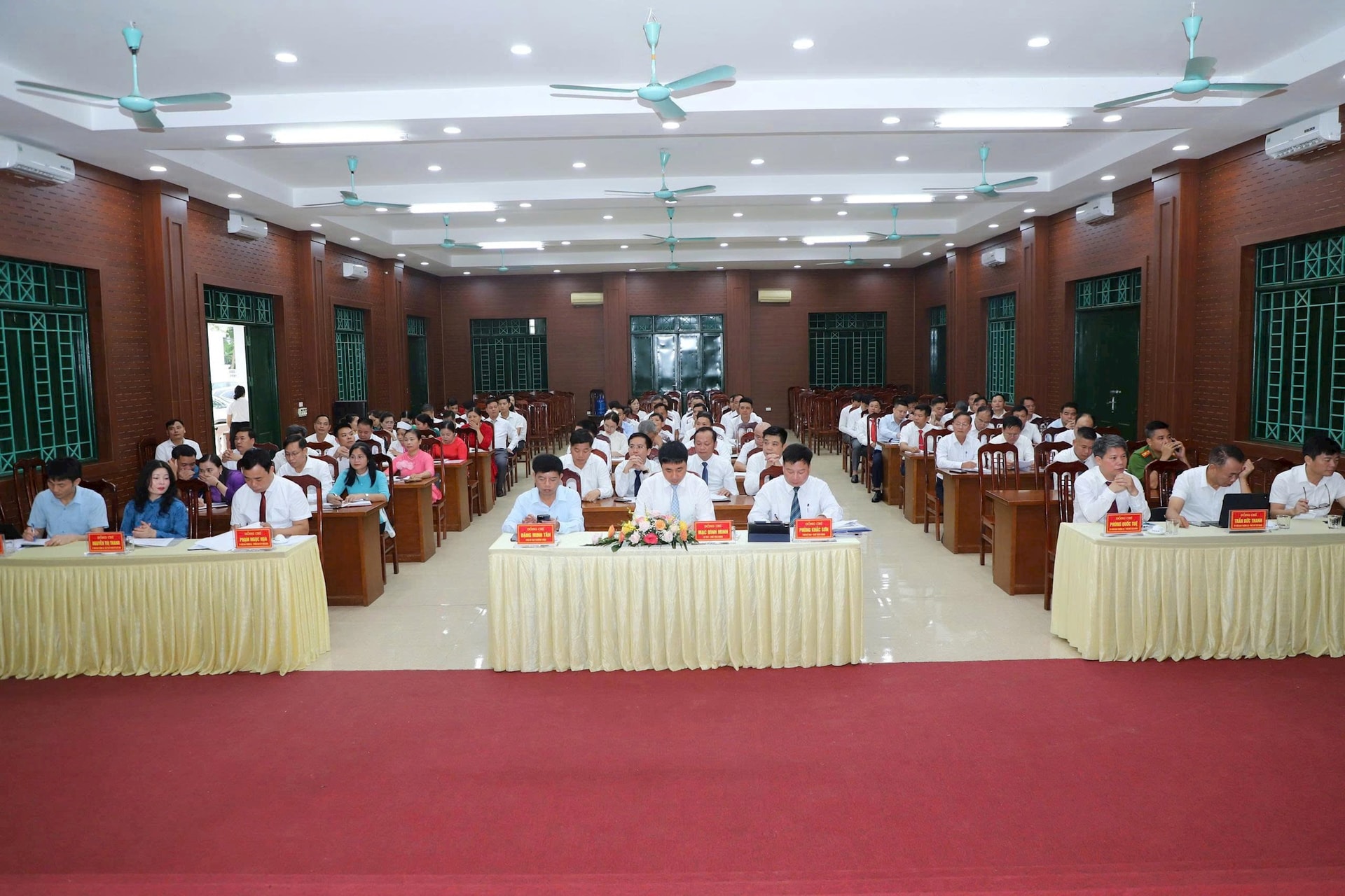 HĐND xã Yên Xuân tổ chức kỳ họp thứ nhất, thông qua các nghị quyết quan trọng nhiệm kỳ 2021-2026