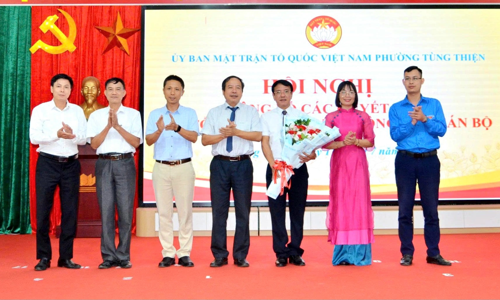 Phường Tùng Thiện công bố quyết định thành lập Ủy ban MTTQ Việt Nam phường, đánh dấu bước chuyển mới trong mô hình tổ chức chính quyền địa phương hai cấp