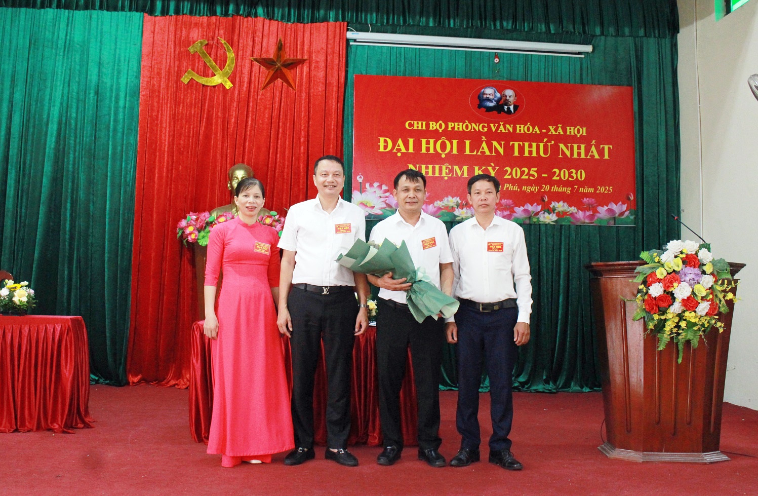 Chi bộ Ban Quản lý Dự án và Chi bộ Trung tâm Văn hóa - Thông tin xã Trần Phú tổ chức thành công Đại hội lần thứ I