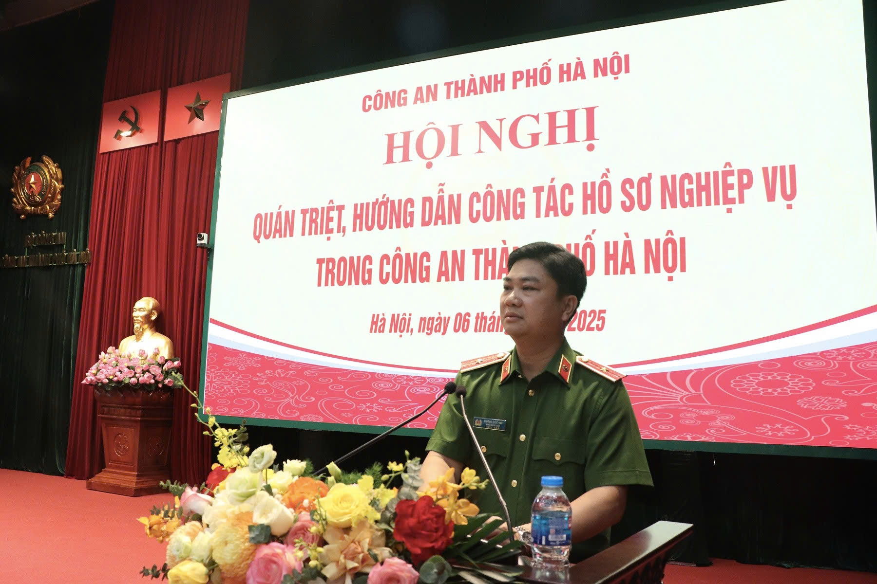 Công an thành phố Hà Nội quán triệt công tác hồ sơ nghiệp vụ, siết chặt kỷ cương, nâng cao hiệu quả nhiệm vụ cơ sở