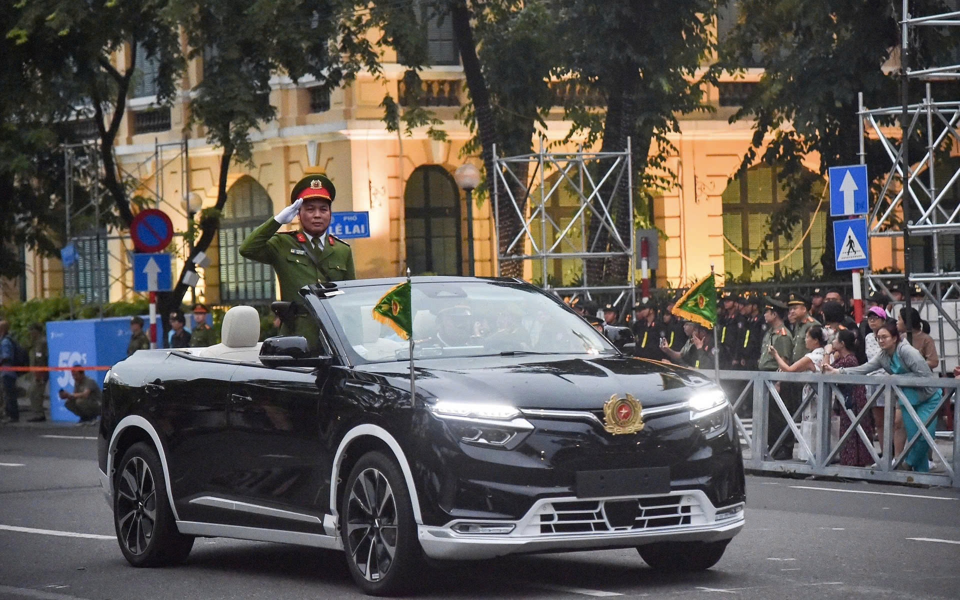 Công an thành phố Hà Nội tổng duyệt lực lượng, sẵn sàng cho “Ngày hội Vì Thủ đô bình yên”