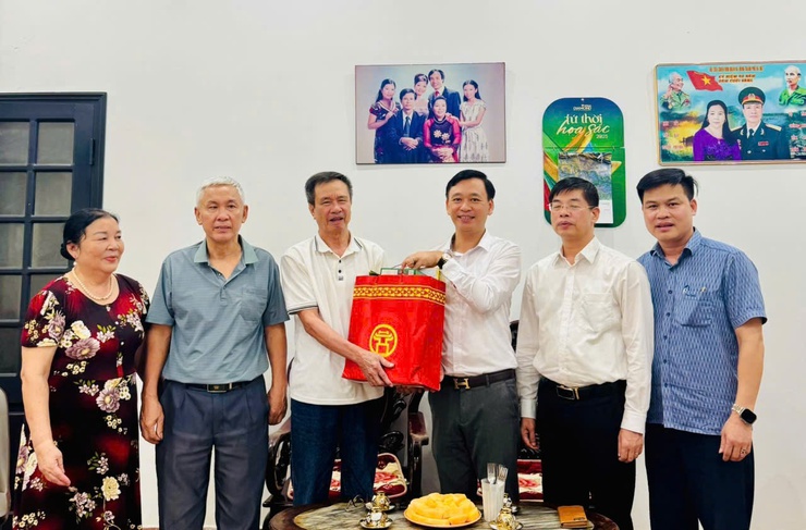 Phường Phú Lương tri ân người có công, gia đình chính sách nhân kỷ niệm 80 năm Quốc khánh 2-9