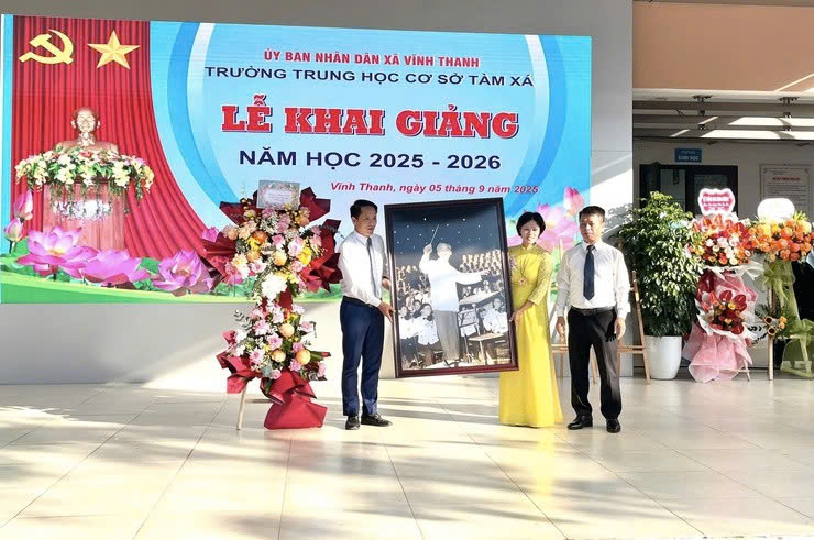 Trường THCS Tàm Xá (xã Vĩnh Thanh) khai giảng năm học 2025-2026: Khí thế mới, thành tích mới, khẳng định vị thế giáo dục địa phương