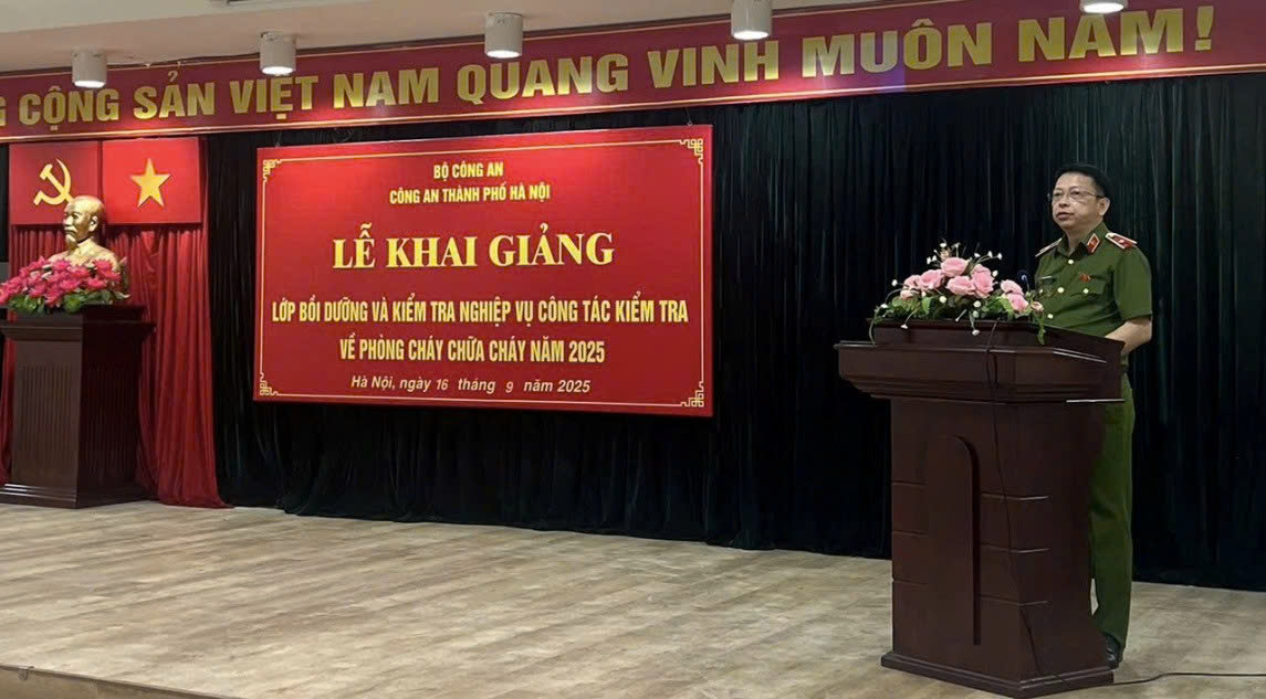 Công an thành phố Hà Nội khai giảng lớp bồi dưỡng nghiệp vụ kiểm tra phòng cháy chữa cháy năm 2025: Nâng chuẩn đội ngũ, siết chặt kỷ cương an toàn cháy nổ