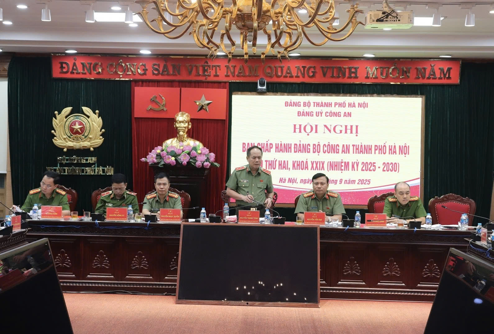 Hội nghị lần thứ hai của Ban Chấp hành Đảng bộ Công an thành phố, nhiệm kỳ 2025-2030: Quyết liệt triển khai Nghị quyết Đại hội XXIX, tăng tốc nhiệm vụ trọng tâm nhiệm kỳ 2025 – 2030