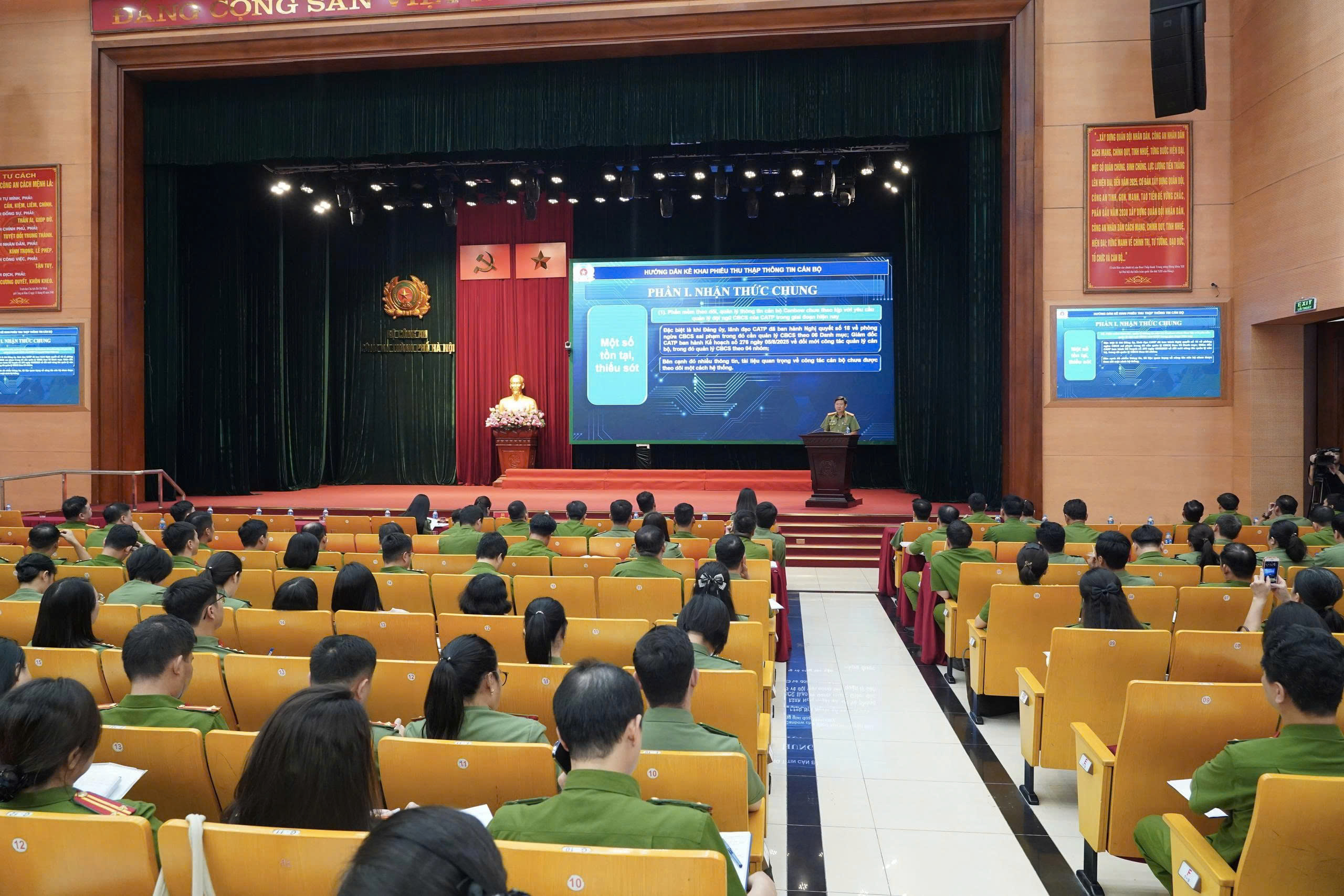 Công an thành phố Hà Nội tập huấn chuẩn hóa dữ liệu cán bộ: Nâng cao chất lượng quản trị nhân sự trong kỷ nguyên số