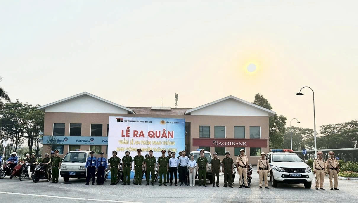 Công an xã Thiên Lộc ra quân Tuần lễ an toàn giao thông tại KCN Thăng Long, lan tỏa thông điệp văn hóa giao thông trong công nhân và người dân