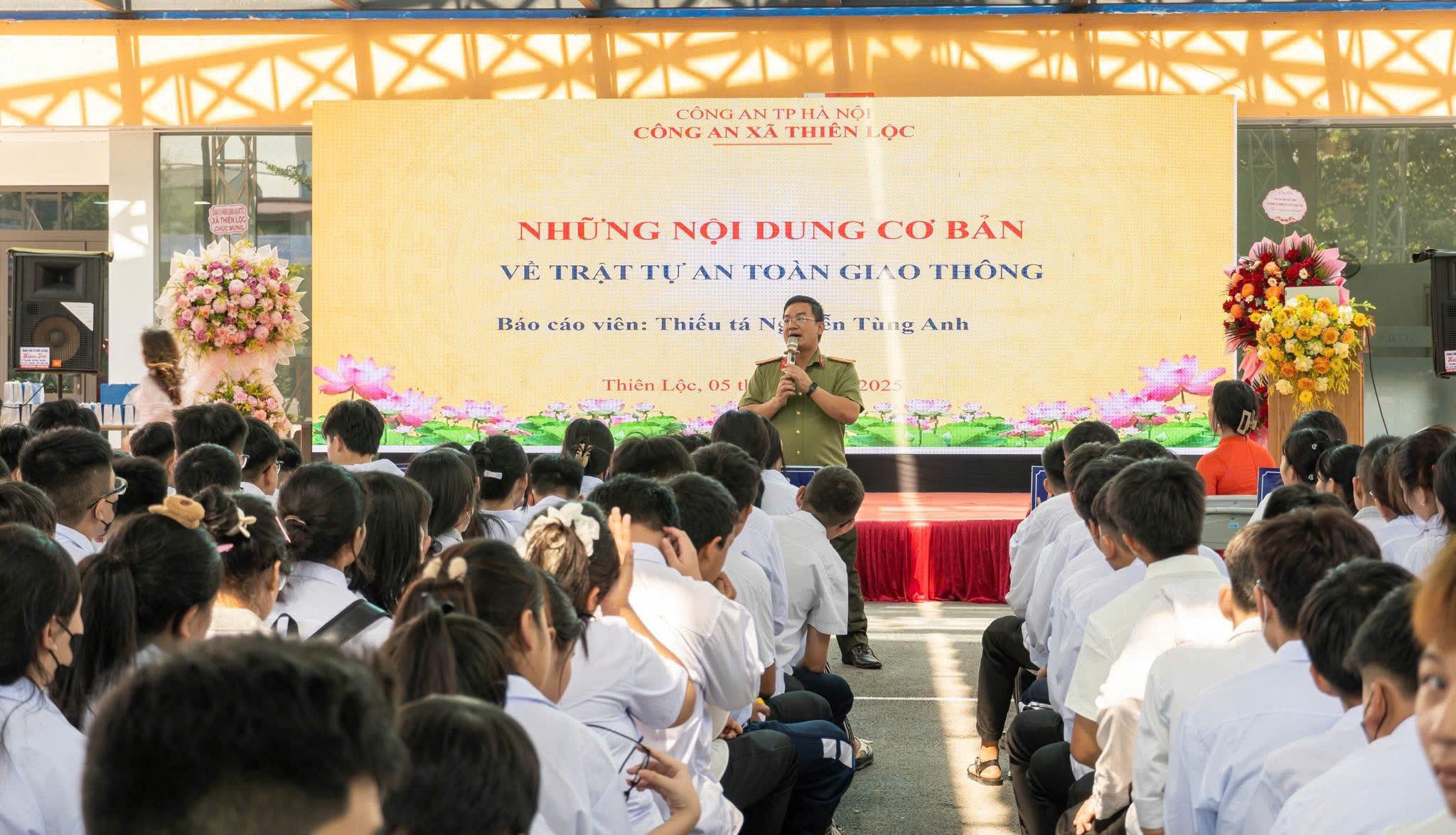 CATP Hà Nội đồng loạt tuyên truyền ATGT dịp khai giảng, lan tỏa thông điệp “văn hóa giao thông” từ học đường đến cộng đồng