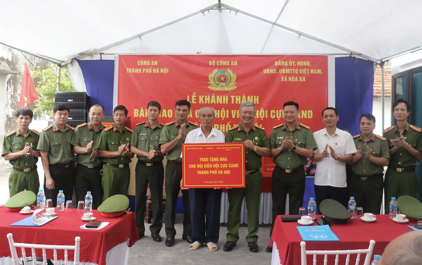 CATP Hà Nội chung tay xóa nhà tạm, lan tỏa nghĩa tình đồng đội nhân kỷ niệm 80 năm truyền thống CAND