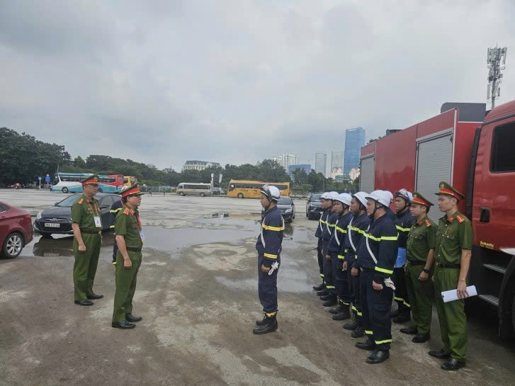 Cục trưởng Cục Cảnh sát PCCC&CNCH kiểm tra, động viên lực lượng Thủ đô bảo đảm an toàn Lễ diễu binh, diễu hành 02-9