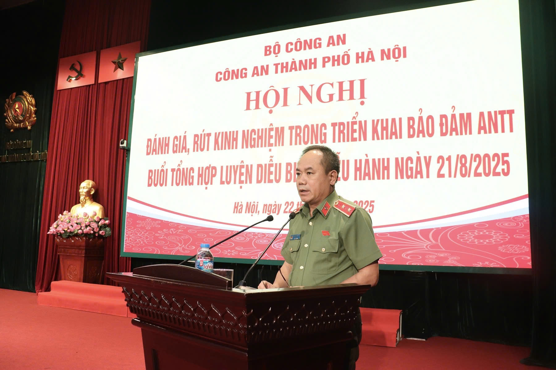 Công an Hà Nội rút kinh nghiệm công tác bảo đảm an ninh, trật tự buổi tổng hợp luyện diễu binh, diễu hành