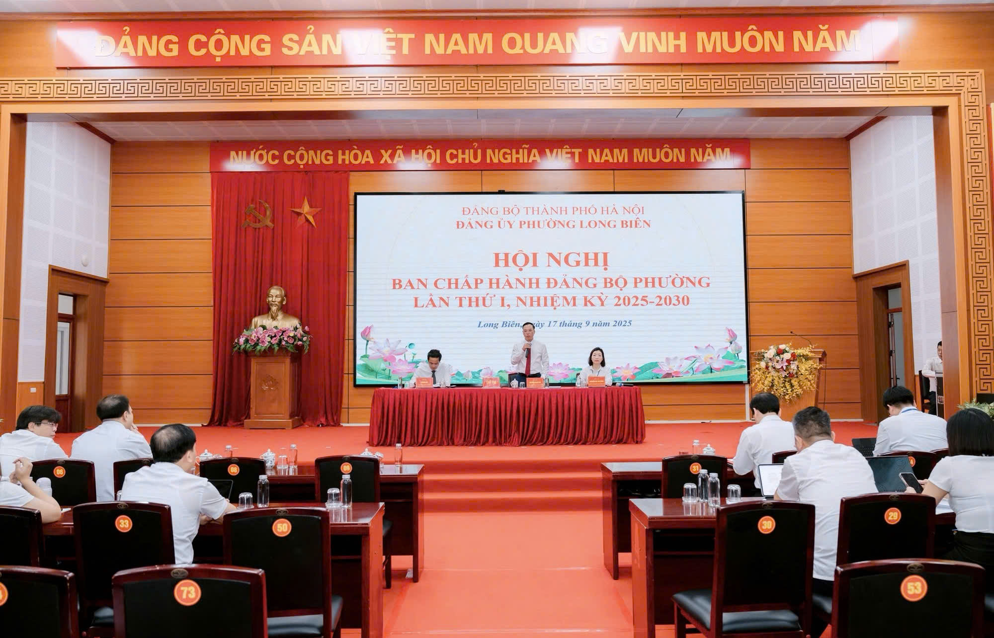 Đảng bộ phường Long Biên họp phiên đầu tiên: Khẳng định quyết tâm chính trị, tăng tốc hoàn thành các mục tiêu năm 2025