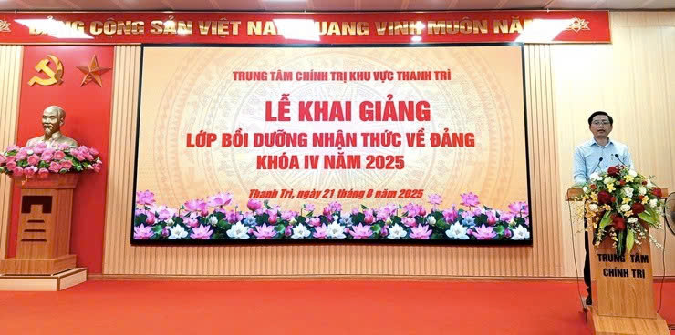 Bồi dưỡng nhận thức về Đảng, vun đắp lý tưởng chính trị cho quần chúng ưu tú