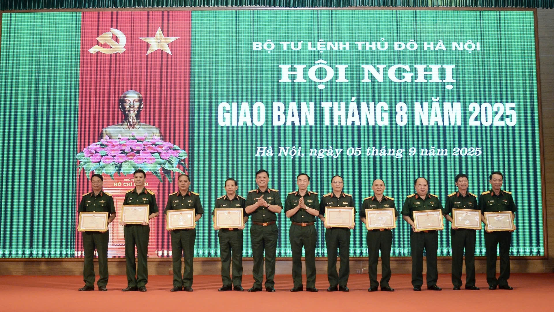 Bộ Tư lệnh Thủ đô Hà Nội hoàn thành xuất sắc nhiệm vụ phục vụ Lễ kỷ niệm 80 năm Cách mạng Tháng Tám và Quốc khánh 2-9