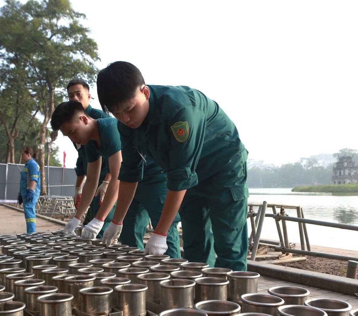 Bộ Tư lệnh Thủ đô Hà Nội hoàn tất vận chuyển pháo hoa tầm cao phục vụ Quốc khánh 02-9