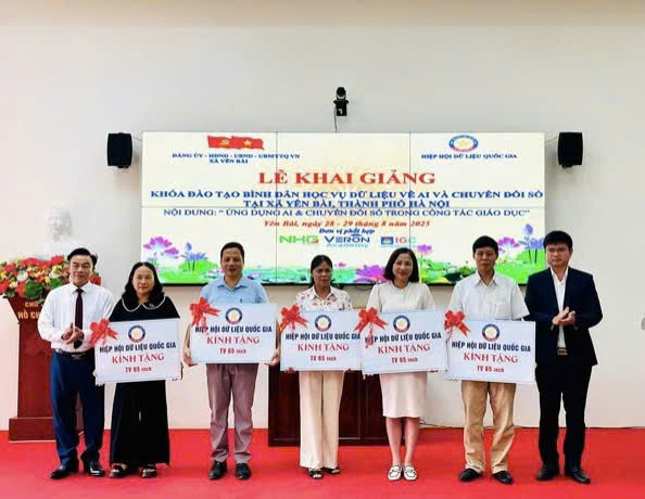 Xã Yên Bài tập huấn ứng dụng AI và chuyển đổi số, thúc đẩy đổi mới giáo dục từ cơ sở