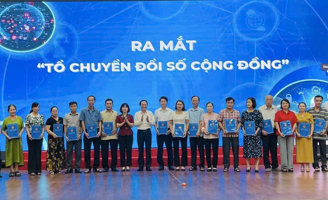Phường Cầu Giấy phát động cao điểm thi đua, lan tỏa phong trào “Bình dân học vụ số”
