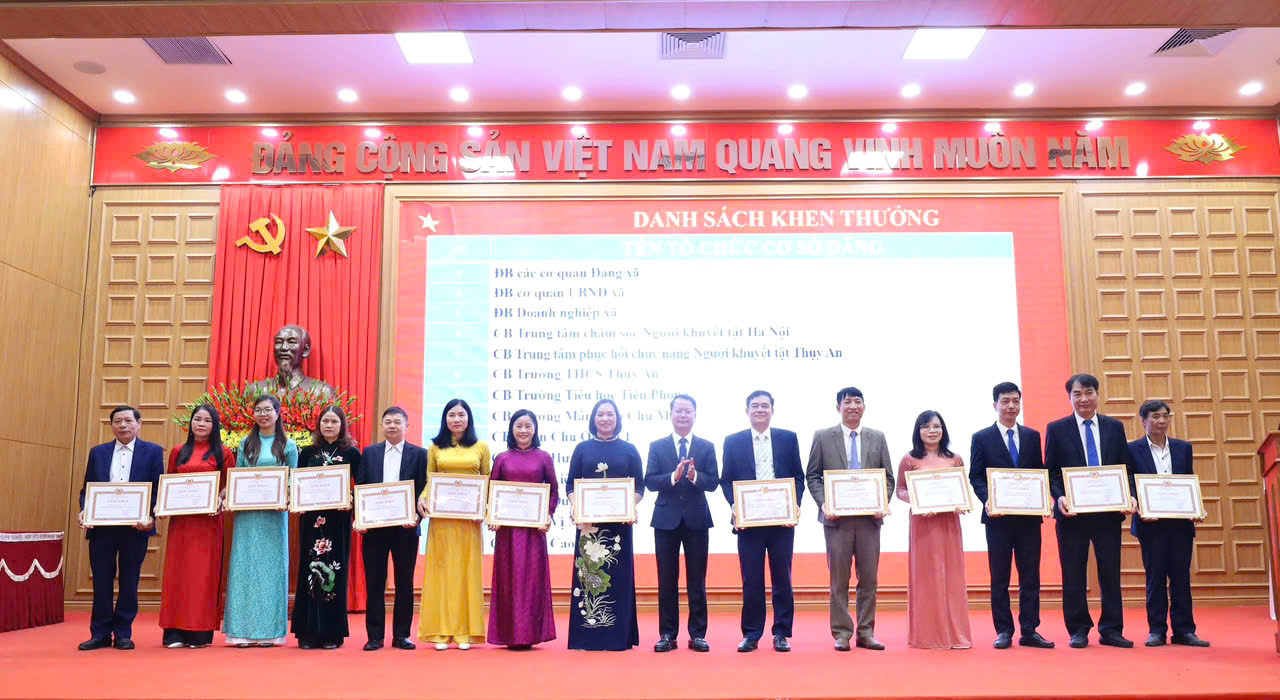Đảng bộ xã Quảng Oai: Nâng cao năng lực lãnh đạo, tạo đột phá trong năm đầu vận hành mô hình mới